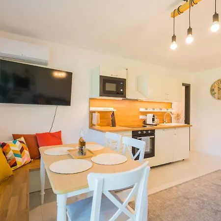 Mandala Apartman Aranypart *